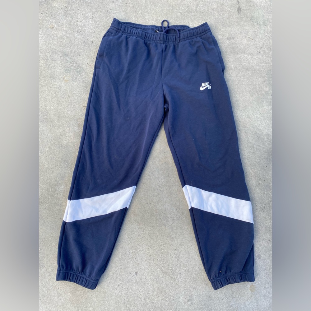 Mens Nike Sb Sweatpants. Size Large conditon 8/10